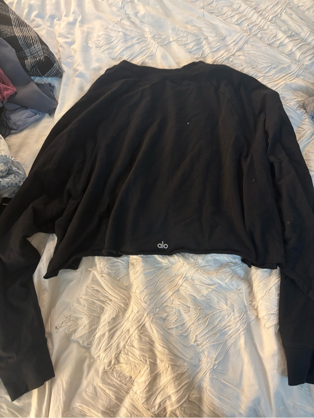 ALO Yoga Black Cropped Crewneck